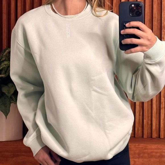 Lounge apparel small crewneck sweater, light green - Picture 2 of 7